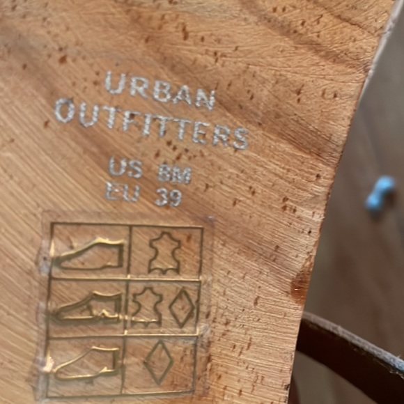 Urban Outfitters wooden clog sandals. Size 8 - Picture 9 of 9